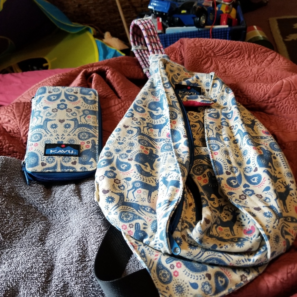 Kavu rope bag and billfold